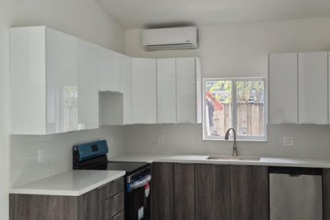 Casa en venta en Oakland Park, Florida, 3 dormitorios, 131.55 m2 № 2085253 - foto 4