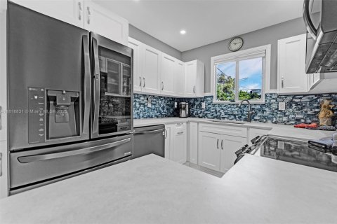 House in Fort Lauderdale, Florida 2 bedrooms, 89.19 sq.m. № 1792414 - photo 9