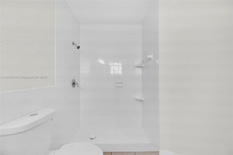 Купить виллу или дом в Купер-Сити, Флорида 4 спальни, 177.35м2, № 1970205 - фото 30