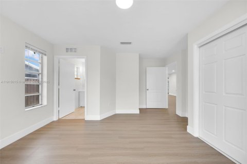 Купить виллу или дом в Купер-Сити, Флорида 4 спальни, 177.35м2, № 1970205 - фото 27