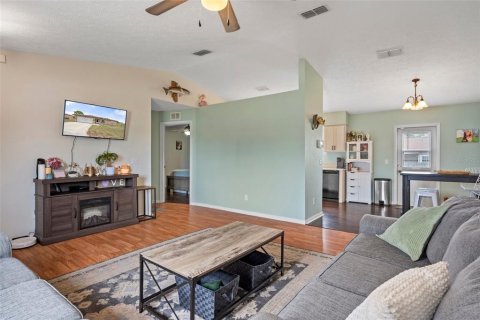 House in Homosassa, Florida 3 bedrooms, 107.12 sq.m. № 1773921 - photo 8