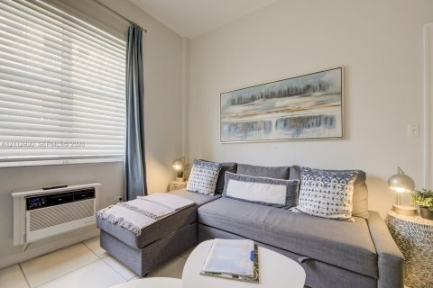 Copropriété à vendre à Miami Beach, Floride: 1 chambre, 40.23 m2 № 2435225 - photo 13