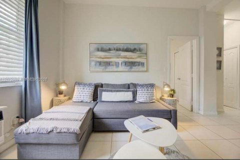 Copropriété à vendre à Miami Beach, Floride: 1 chambre, 40.23 m2 № 2435225 - photo 3