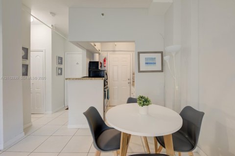 Copropriété à vendre à Miami Beach, Floride: 1 chambre, 40.23 m2 № 2435225 - photo 9