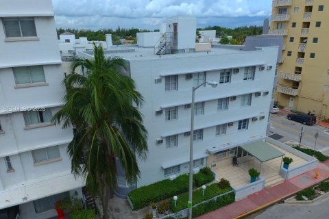 Copropriété à vendre à Miami Beach, Floride: 1 chambre, 40.23 m2 № 2435225 - photo 22