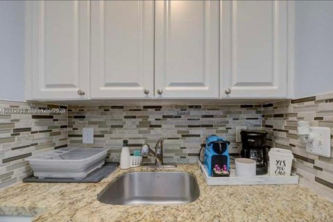 Copropriété à vendre à Miami Beach, Floride: 1 chambre, 40.23 m2 № 2435225 - photo 7