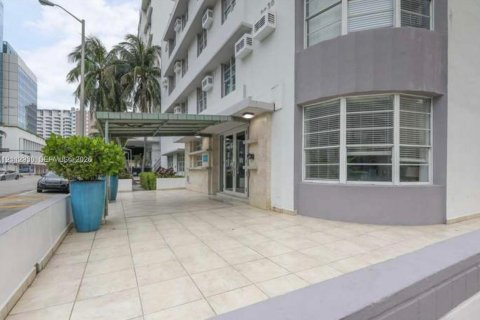Copropriété à vendre à Miami Beach, Floride: 1 chambre, 40.23 m2 № 2435225 - photo 2