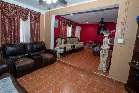 House in Orlando, Florida 3 bedrooms, 136.01 sq.m. № 1755597 - photo 15
