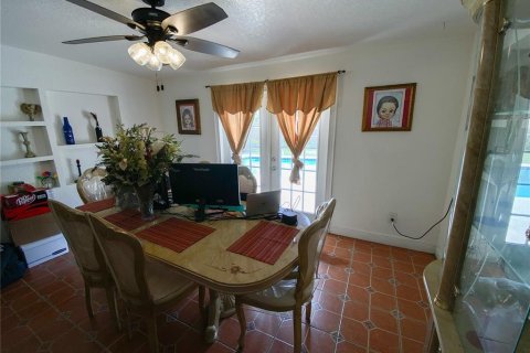 House in Orlando, Florida 3 bedrooms, 136.01 sq.m. № 1755597 - photo 9