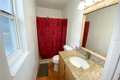 House in Orlando, Florida 3 bedrooms, 136.01 sq.m. № 1755597 - photo 4