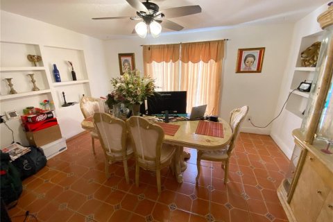 House in Orlando, Florida 3 bedrooms, 136.01 sq.m. № 1755597 - photo 6