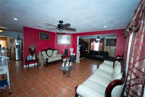 House in Orlando, Florida 3 bedrooms, 136.01 sq.m. № 1755597 - photo 16