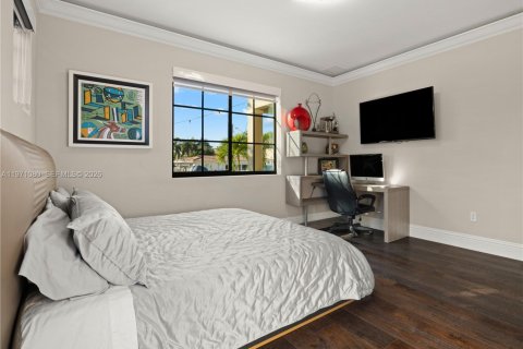 House in Pompano Beach, Florida 5 bedrooms, 328.32 sq.m. № 2032796 - photo 26