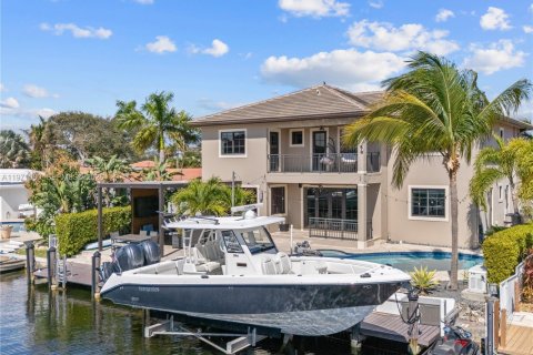 House in Pompano Beach, Florida 5 bedrooms, 328.32 sq.m. № 2032796 - photo 7