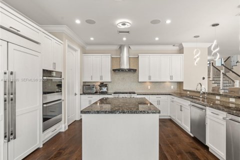 House in Pompano Beach, Florida 5 bedrooms, 328.32 sq.m. № 2032796 - photo 20