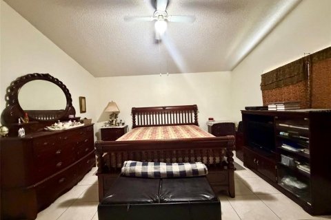 House in Kissimmee, Florida 3 bedrooms, 158.31 sq.m. № 2210407 - photo 23