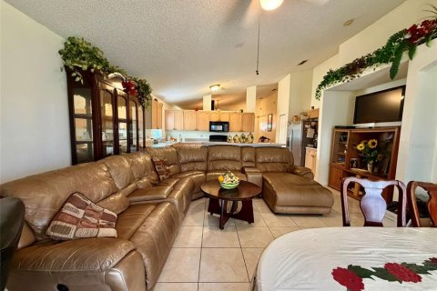 House in Kissimmee, Florida 3 bedrooms, 158.31 sq.m. № 2210407 - photo 21