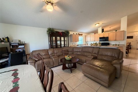 House in Kissimmee, Florida 3 bedrooms, 158.31 sq.m. № 2210407 - photo 18