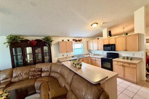 House in Kissimmee, Florida 3 bedrooms, 158.31 sq.m. № 2210407 - photo 17