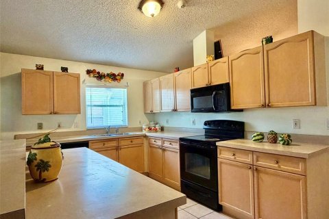 House in Kissimmee, Florida 3 bedrooms, 158.31 sq.m. № 2210407 - photo 11