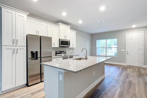 House in Lehigh Acres, Florida 4 bedrooms, 137.96 sq.m. № 1647633 - photo 8