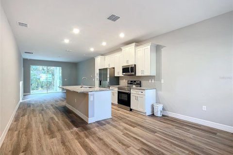 House in Lehigh Acres, Florida 4 bedrooms, 137.96 sq.m. № 1647633 - photo 2
