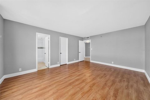 Condo in Orlando, Florida, 2 bedrooms  № 2391440 - photo 19