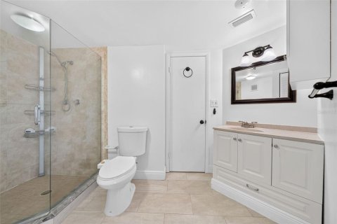 Condo in Orlando, Florida, 2 bedrooms  № 2391440 - photo 12