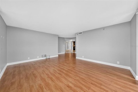 Condo in Orlando, Florida, 2 bedrooms  № 2391440 - photo 4