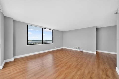 Condo in Orlando, Florida, 2 bedrooms  № 2391440 - photo 22