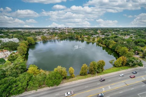 Condo in Orlando, Florida, 2 bedrooms  № 2391440 - photo 2