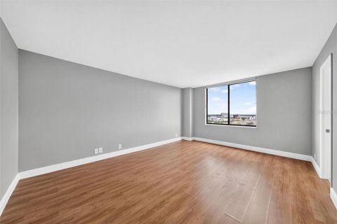 Condo in Orlando, Florida, 2 bedrooms  № 2391440 - photo 26