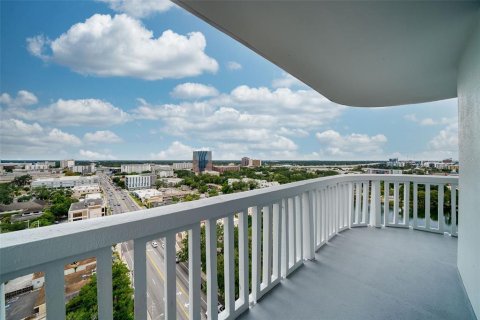 Condo in Orlando, Florida, 2 bedrooms  № 2391440 - photo 25