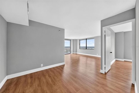 Condo in Orlando, Florida, 2 bedrooms  № 2391440 - photo 5