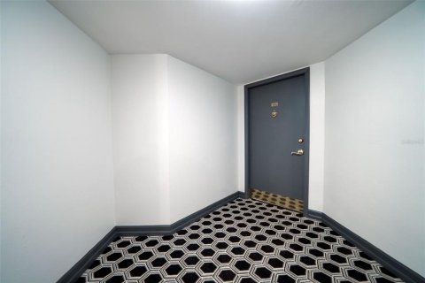 Condo in Orlando, Florida, 2 bedrooms  № 2391440 - photo 29