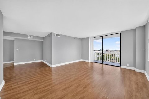 Condo in Orlando, Florida, 2 bedrooms  № 2391440 - photo 3