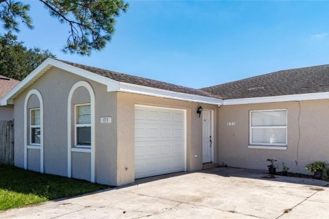 Appartement à louer à Kissimmee, Floride: 3 chambres, 224.64 m2 № 2388991 - photo 2