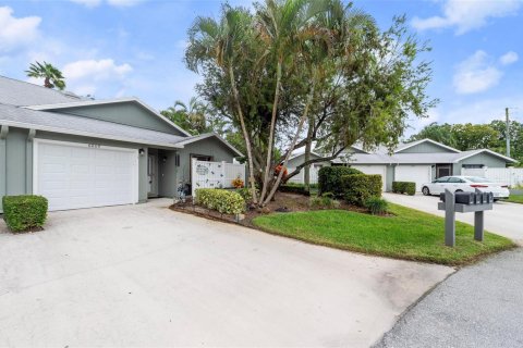Apartment in Hobe Sound, Florida 2 bedrooms, 121.61 sq.m. № 2263249 - photo 3
