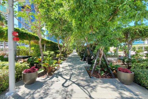 Copropriété à vendre à Miami, Floride: 1 chambre, 91.32 m2 № 2180756 - photo 26