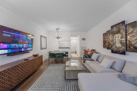 Copropriété à vendre à Miami, Floride: 1 chambre, 91.32 m2 № 2180756 - photo 6