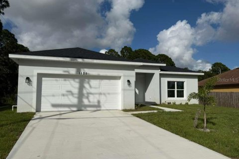 Villa ou maison à vendre à Palm Bay, Floride: 3 chambres, 182.74 m2 № 2098071 - photo 2