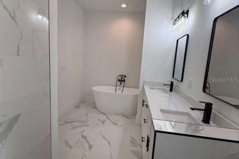 Villa ou maison à vendre à Palm Bay, Floride: 3 chambres, 182.74 m2 № 2098071 - photo 28