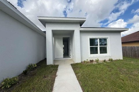 Villa ou maison à vendre à Palm Bay, Floride: 3 chambres, 182.74 m2 № 2098071 - photo 3