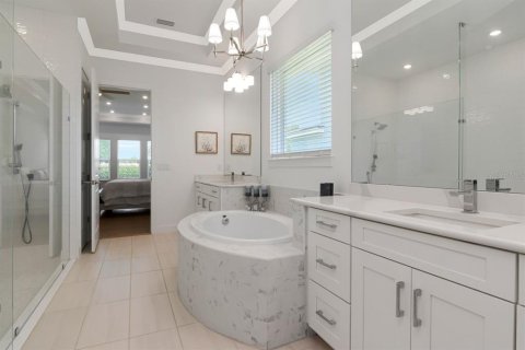 House in Wesley Chapel, Florida 4 bedrooms, 323.58 sq.m. № 2223182 - photo 10