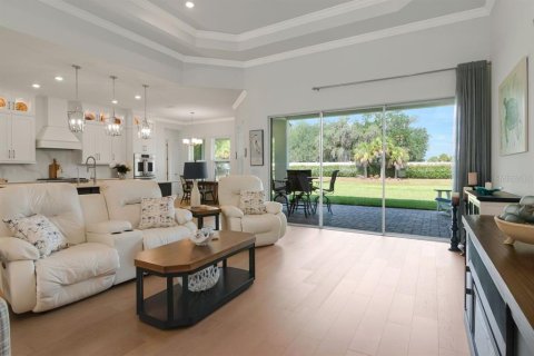 House in Wesley Chapel, Florida 4 bedrooms, 323.58 sq.m. № 2223182 - photo 5