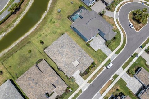 House in Wesley Chapel, Florida 4 bedrooms, 323.58 sq.m. № 2223182 - photo 13