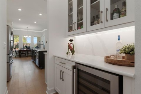 House in Wesley Chapel, Florida 4 bedrooms, 323.58 sq.m. № 2223182 - photo 8