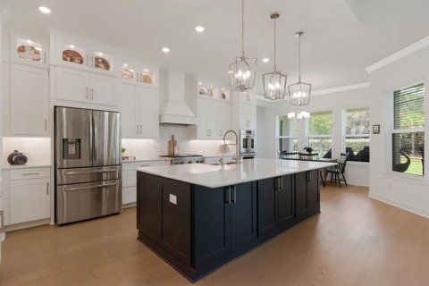 House in Wesley Chapel, Florida 4 bedrooms, 323.58 sq.m. № 2223182 - photo 7