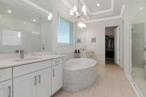 House in Wesley Chapel, Florida 4 bedrooms, 323.58 sq.m. № 2223182 - photo 11