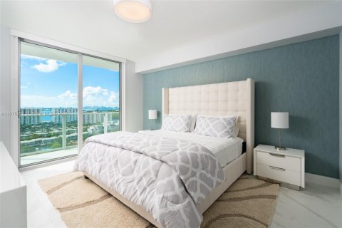 Condo in Sunny Isles Beach, Florida, 3 bedrooms  № 1923707 - photo 17